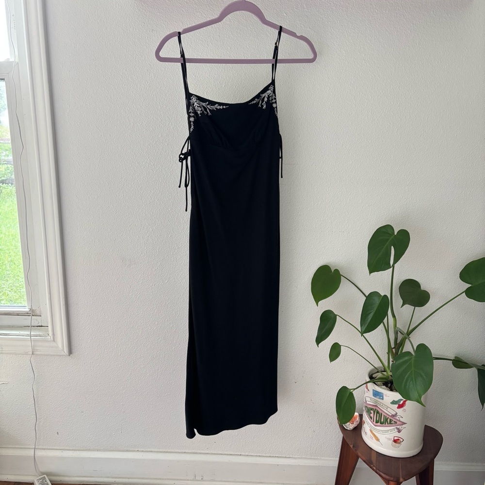Rumored Meadow Midi Dress in Black - slinky midi with embroidered details - Picture 5 of 7